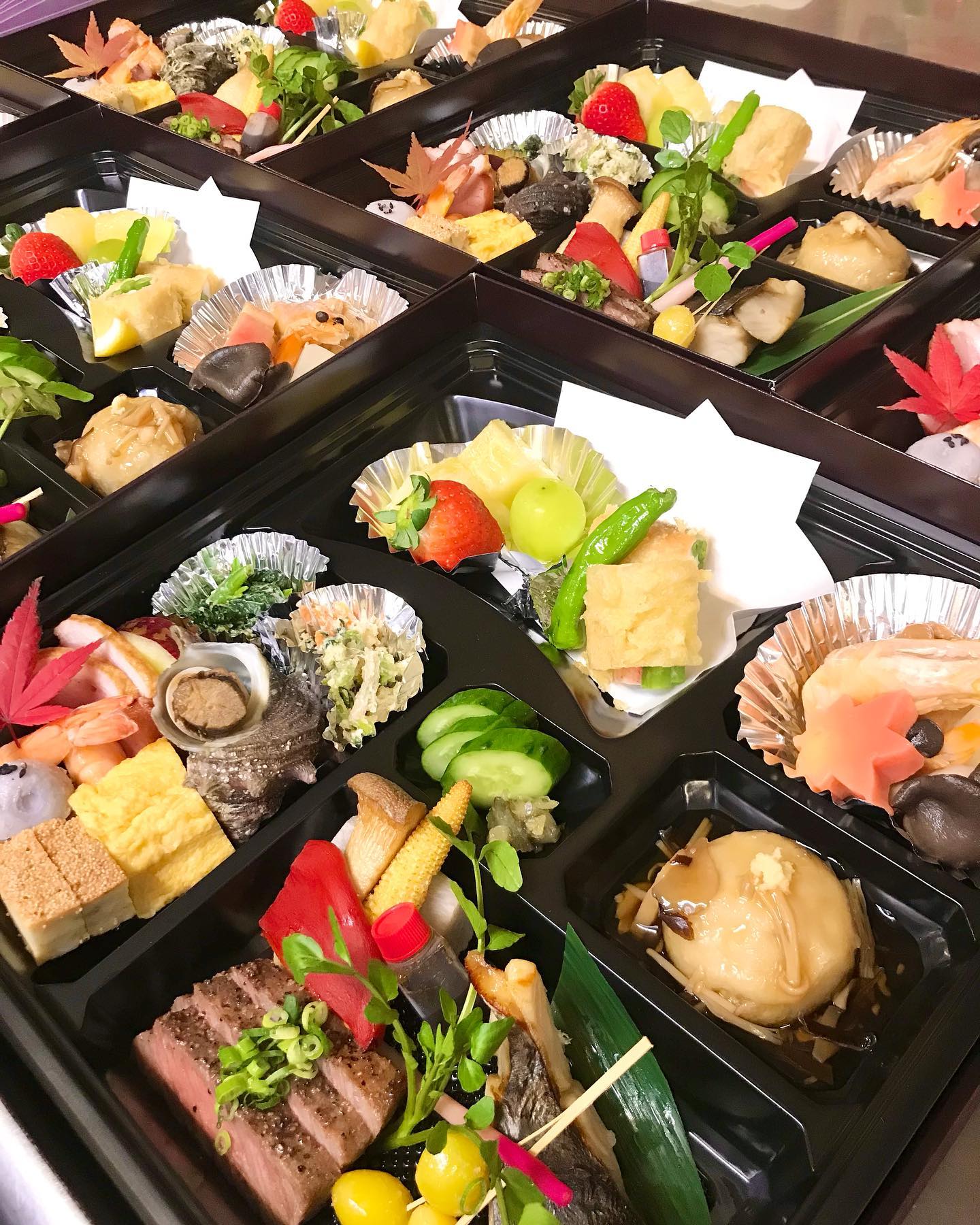 和食会席料理成花四季折々の食材を詰め込んだお弁当、ご注文承ります️

❣️特別な日はSpecial料理で❣️
特別個室ございます。
お祝いコース、ご法事コースございます。
お子様御膳ございます♪

感染予防もしっかり行ってます。店舗は広いので距離を保ってご案内いたします‍♀️

群馬県太田市内ヶ島町1457-1
0276-60-1004
http://narihana.co.jp
和食会席料理　成花