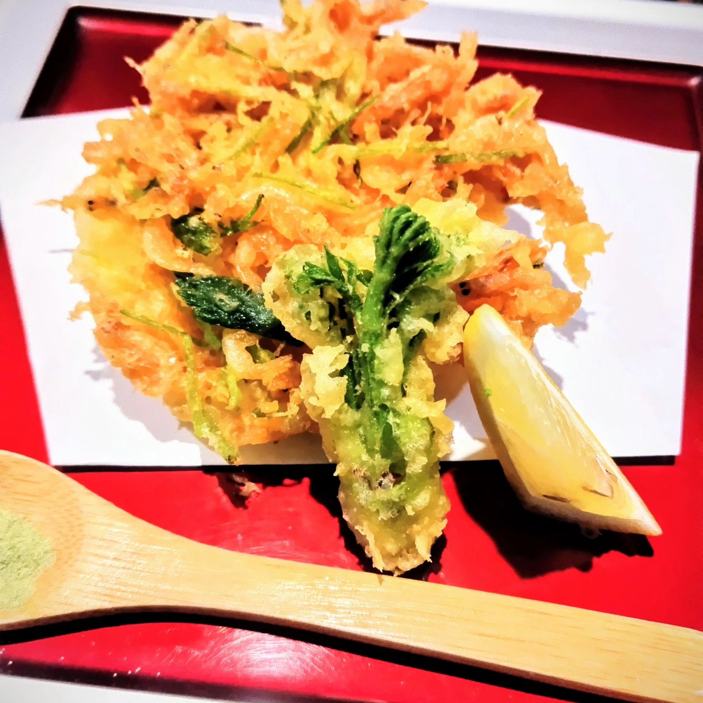 和食会席料理　成花桜海老かき揚げ海老いっぱい🦐
スギ花粉も勢力弱まり薬なしで生活出来る今日この頃お花見日和ですねー️

❣️特別な日はSpecial料理で❣️
特別個室ございます。
お祝いコース、ご法事コースございます。
お子様御膳ございます♪

感染予防もしっかり行ってます。店舗は広いので距離を保ってご案内いたします‍♀️

http://narihana.co.jp
和食会席料理　成花