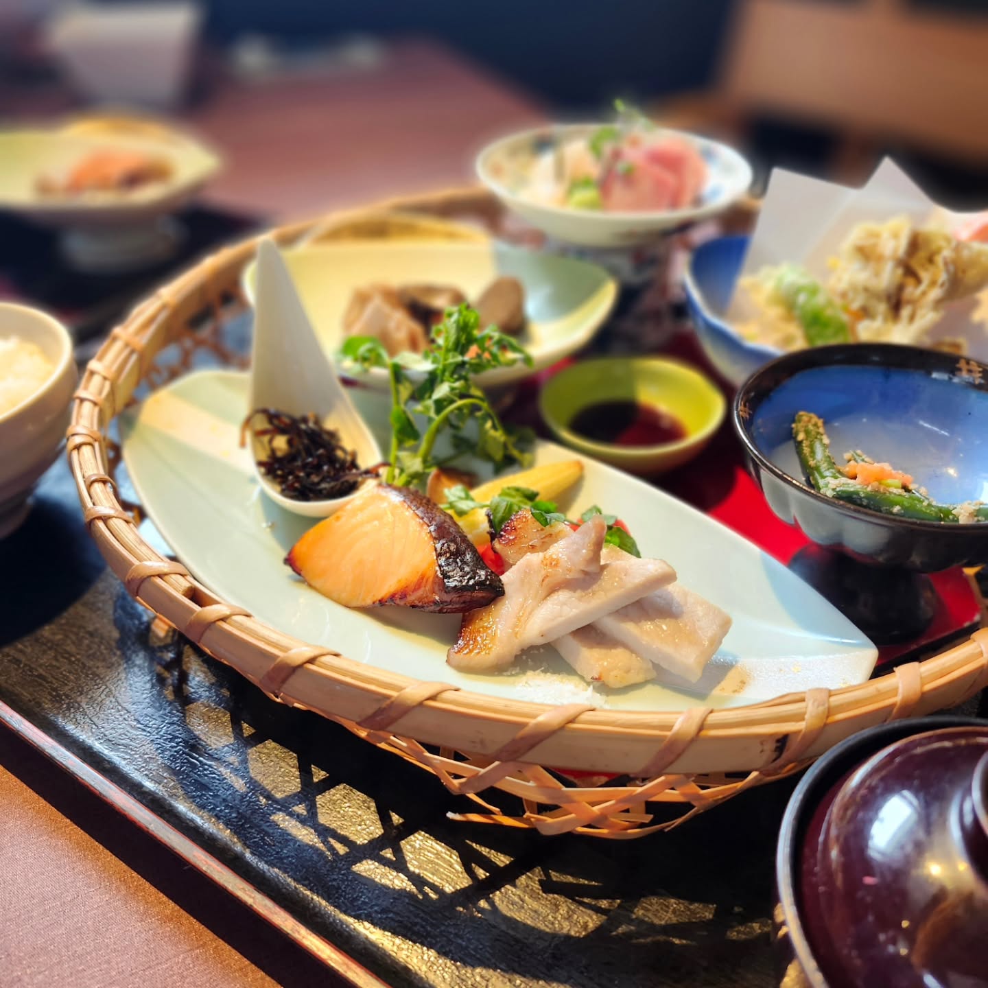 和食会席料理　成花ちょっと贅沢セレブランチいかがでしょ️キラキラした時間があれば頑張れる

❣️特別な日はSpecial料理で❣️
特別個室ございます。
お祝いコース、ご法事コースございます。
お子様御膳ございます

http://narihana.co.jp
和食会席料理　成花

Lunch:11:30～14:30
Dinner:17:00～21:30

日曜日夕方、月曜日定休