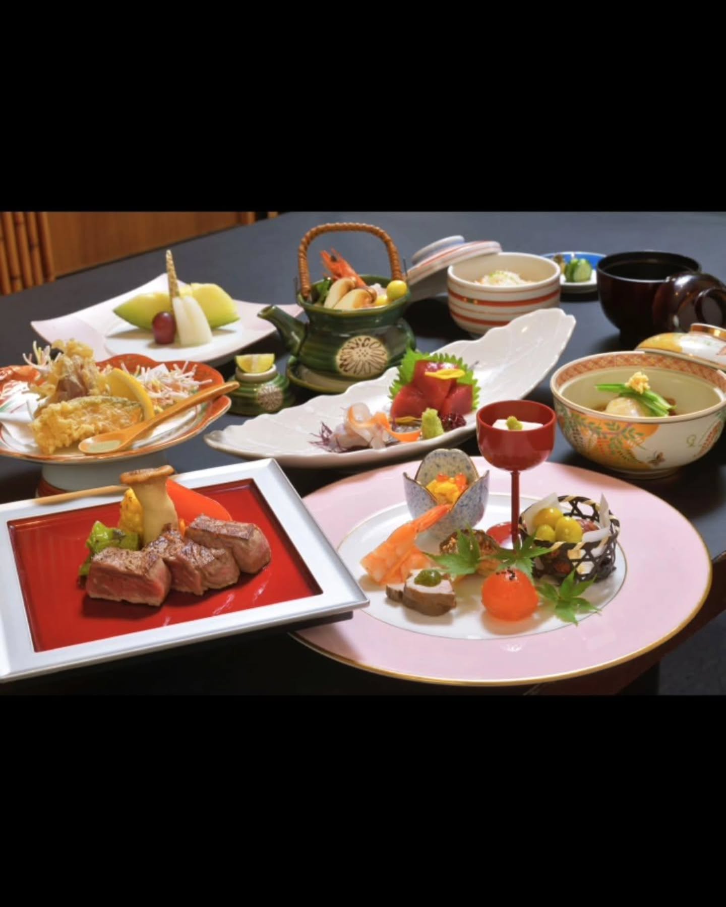 和食会席料理　成花お祝い、ご法事、接待など色々な会食でご利用頂けますお食事セットメニューもあります。お気軽にお問い合わせください

❣️特別な日はSpecial料理で❣️
特別個室ございます。
お祝いコース、ご法事コースございます。
お子様御膳ございます

http://narihana.co.jp
和食会席料理　成花

Lunch:11:30～14:30
Dinner:17:00～21:30
日曜日夕方、月曜日定休