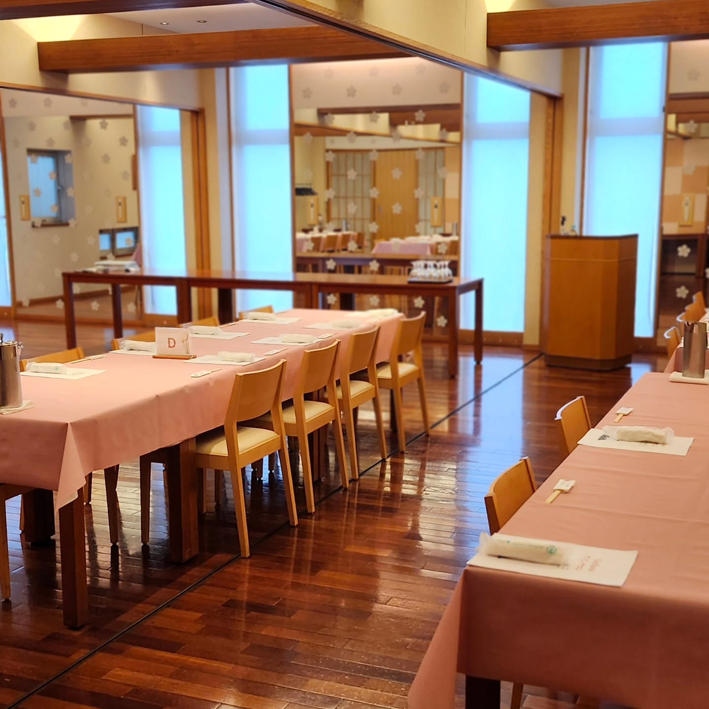 和食会席料理　成花ワインサロン、ご参加ありがとうございました次回は、5月27日水曜です。

❣️特別な日はSpecial料理で❣️
特別個室ございます。
お祝いコース、ご法事コースございます。
お子様御膳ございます

http://narihana.co.jp
和食会席料理　成花

Lunch:11:30～14:30
Dinner:17:00～21:30
日曜日夕方、月曜日定休

太田市飲み放題

太田市宴会
